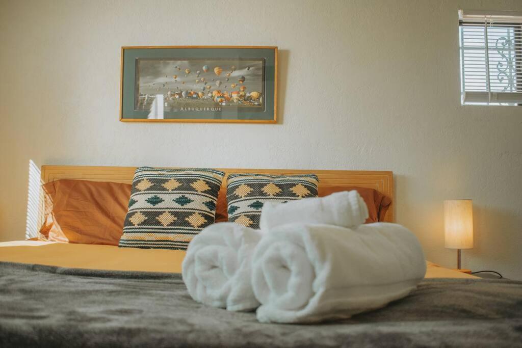 Casa Charleston-3Br-2Bath-Hot Tub-Pet Friendly-No Pet Fees! Villa Albuquerque Ngoại thất bức ảnh